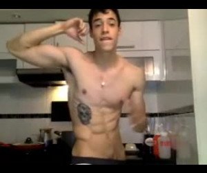 Amateur Porn: Camilos Huge Cock Cum