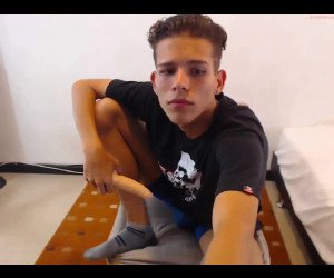 Amateur Porn: cute amateur teen boy jerking off on webcam