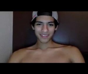 Amateur Porn: Cutest Latin Teeny With Bigcock