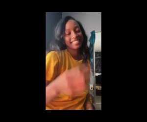 Amateur Porn: sexy black teen plays