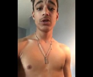 Amateur Porn: sexy amateur arab twink jerking off