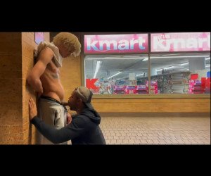 Amateur Porn: risky fuck outside of kmart