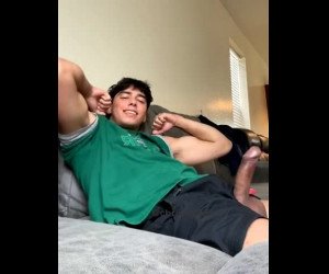 Amateur Porn: big cock and muscles masturbation