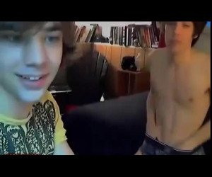 Amateur Porn: college twink roommates gay cam sex