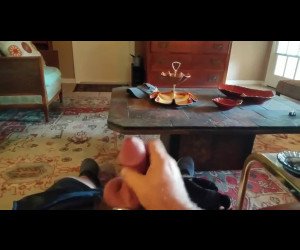 Amateur Porn: masturbating at home