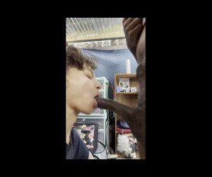 Amateur Porn: dick eating black amateur