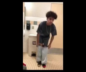 Amateur Porn: masturbating and ass play